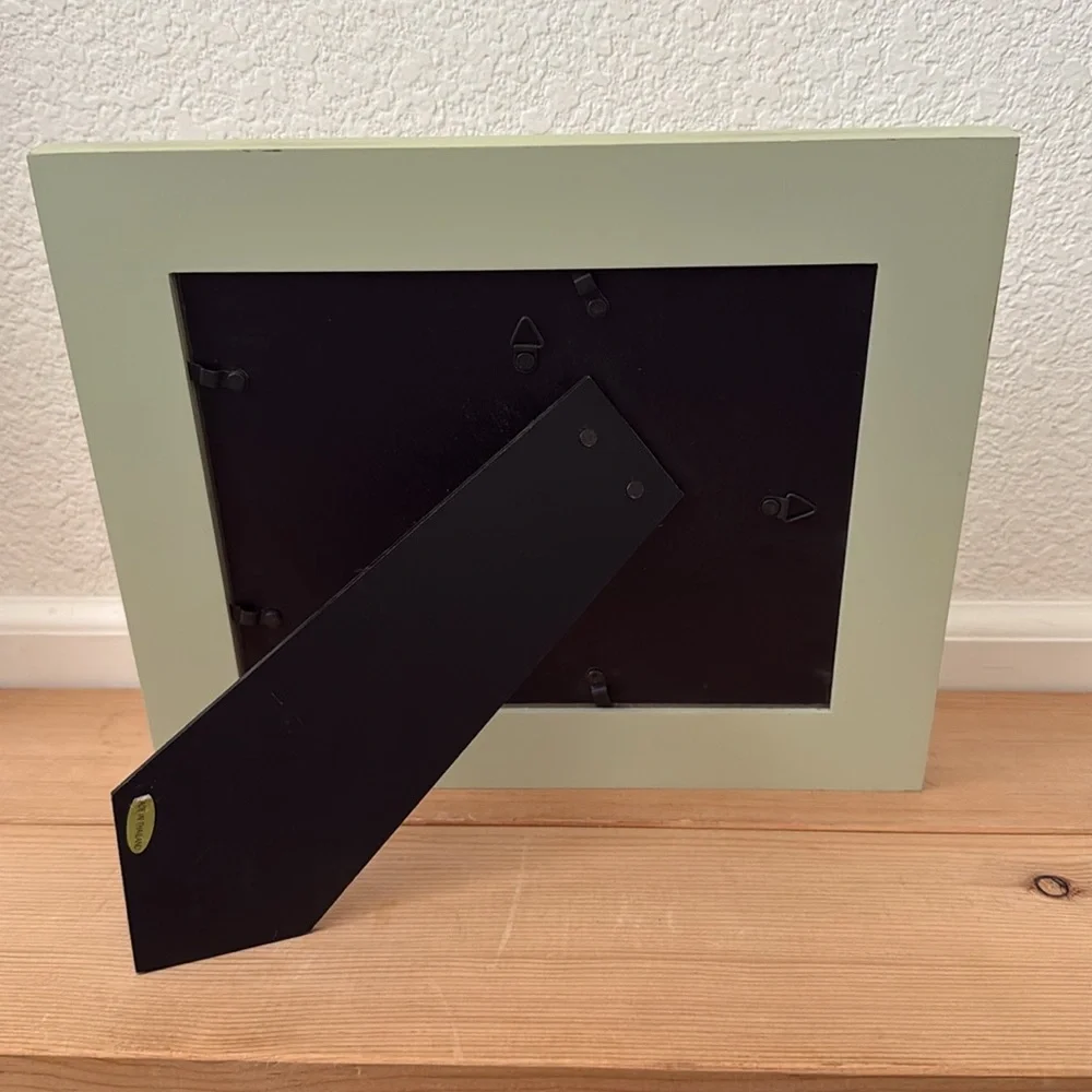 NWOT 10”x12” heavy pale green rustic finish desk frame w/mat for 3.5”x5” photo